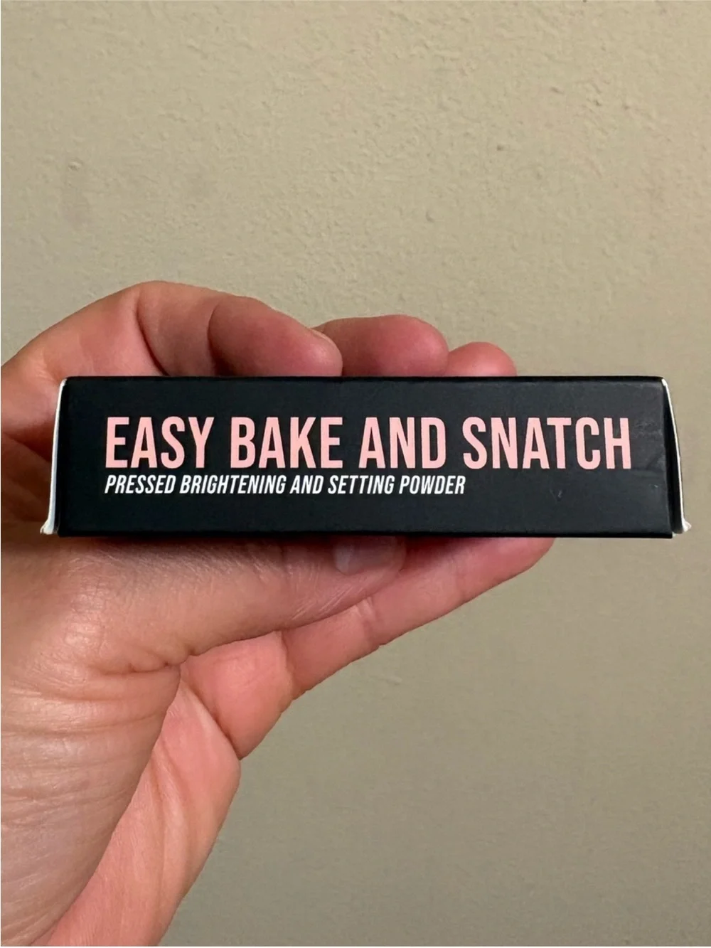 HUDA BEAUTY Easy Bake and Snatch Pressed Brightening & Setting Powder POUND CAKE